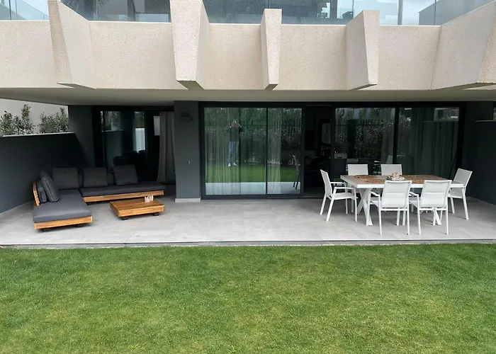 Hotel Oasis 325 Cronos Homes Estepona